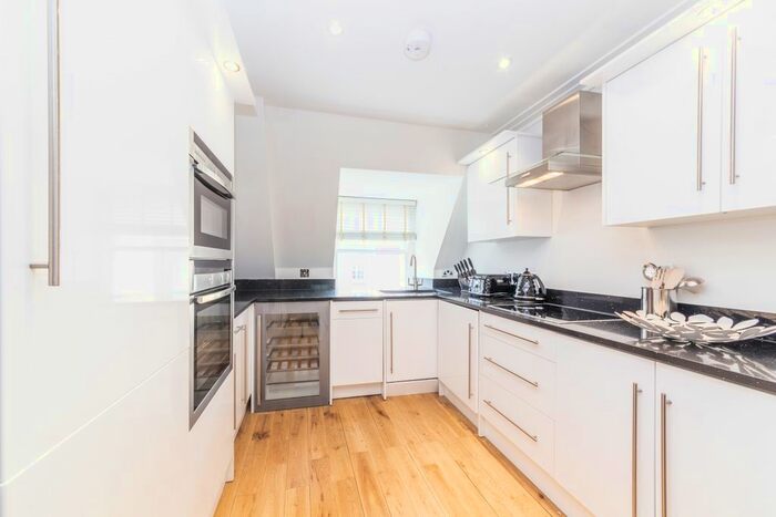 1 Bedroom Flat To Rent In Grosvenor Hill, London, W1K