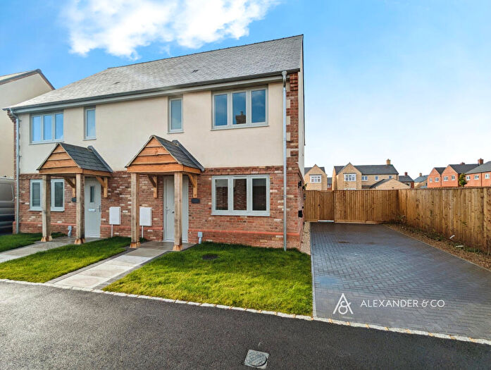 3 Bedroom Semi-Detached House To Rent In Home Farm Close, Ambrosden, Bicester, OX25