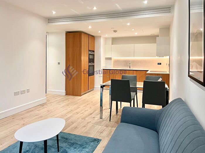 2 Bedroom Flat To Rent In Piazza Walk, London, E1