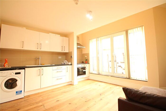 2 Bedroom Apartment To Rent In High Street, Crouch End, London, N8