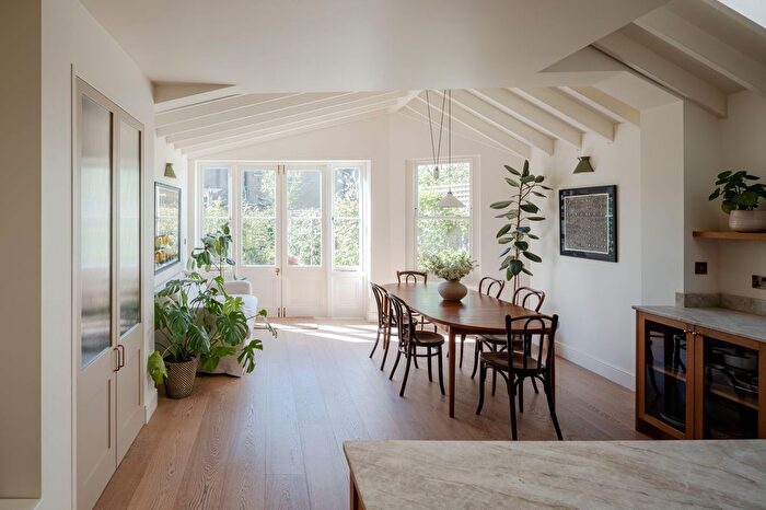 5 Bedroom Terraced House For Sale In Woodville Road, Bushwood, London, E11