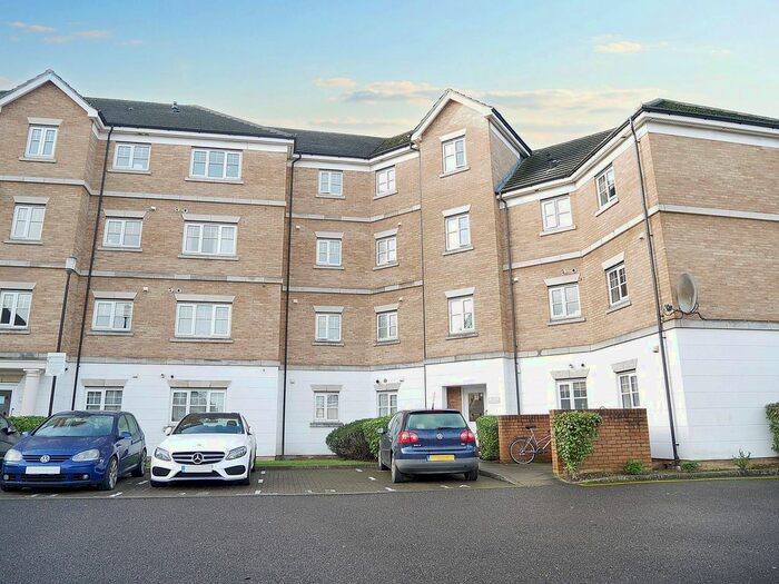 2 Bedroom Flat To Rent In Symphony Close, Edgware, HA8