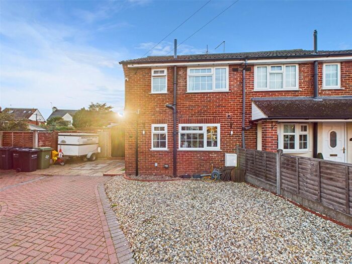 2 Bedroom Semi Detached House For Sale In Beckett Close, Worcester, Worcestershire, WR3