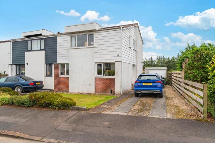 3 Bedroom Semi-Detached House For Sale In Hazelwood Road, Bridge Of Weir, PA11