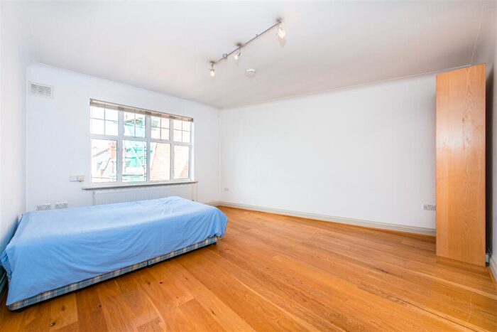 Apartment To Rent In Haverstock Hill, London, NW3