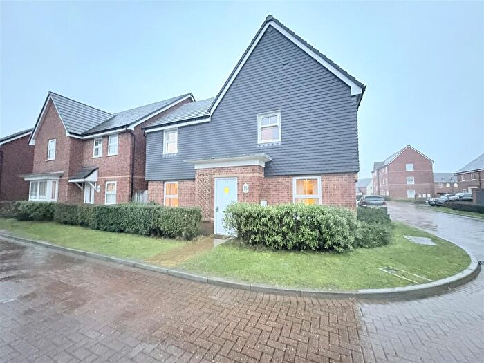 5 Bedroom Detached House For Sale In Renoldson Drive, Bursledon, Southampton, SO31