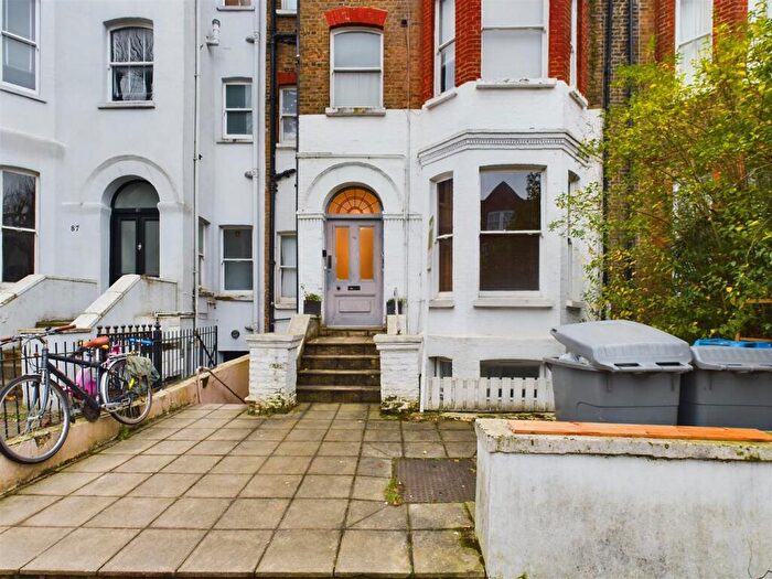 1 Bedroom Apartment For Sale In Brondesbury Villas, Queens Park, NW6