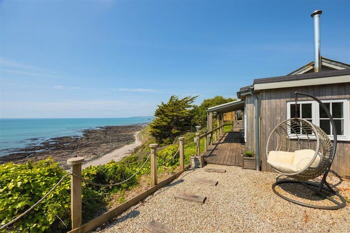 2 Bedroom Chalet For Sale In Portwrinkle, Torpoint, PL11