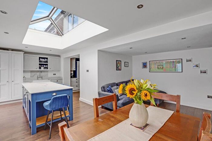 4 Bedroom House For Sale In Hawthorn Grove, Penge, London, SE20