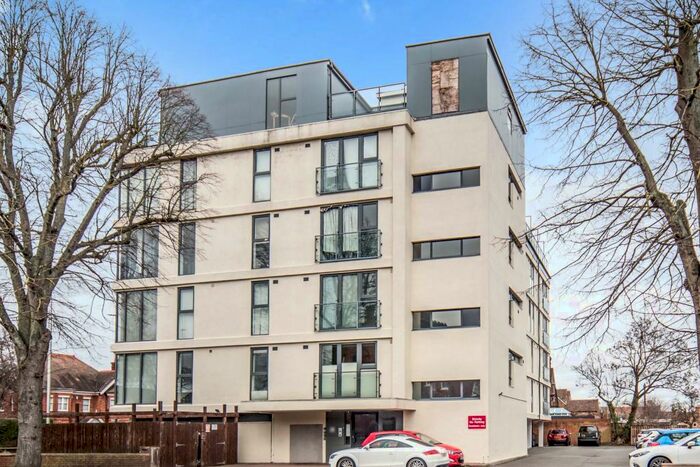 2 Bedroom Apartment To Rent In Old Portman House, Bedford, MK40