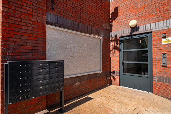 1 Bedroom Flat To Rent In Reading Road North, Fleet, GU51