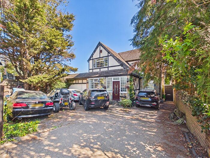 3 Bedroom Detached House For Sale In Clockhouse Lane, Ashford, Surrey, TW15
