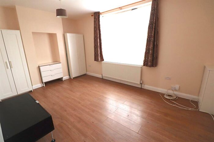 2 Bedroom Flat To Rent In Pinner Road, Harrow, HA2