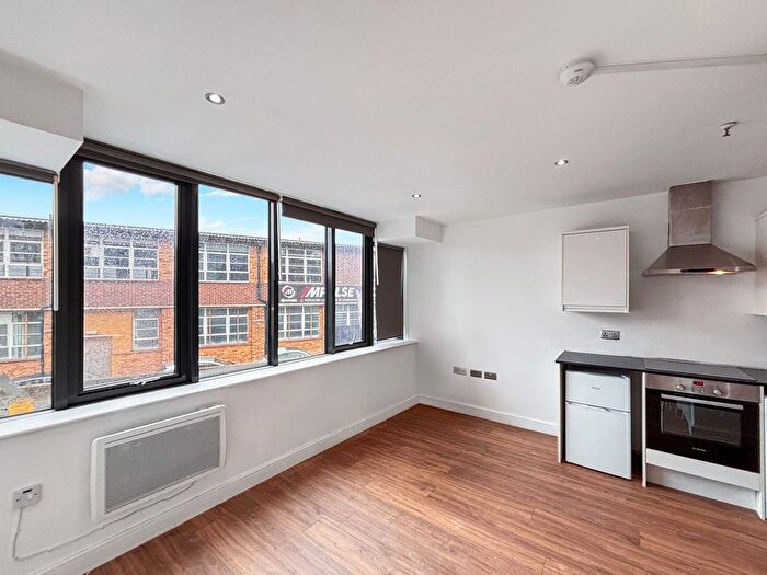 1 Bedroom Flat To Rent In Studio Flat, Elmgrove Road, Harrow, HA1