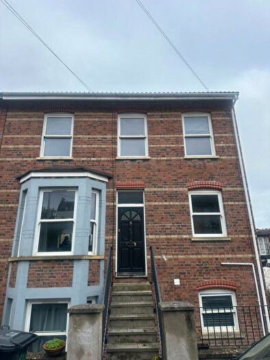 3 Bedroom Flat To Rent In Banner Road, Bristol, BS6