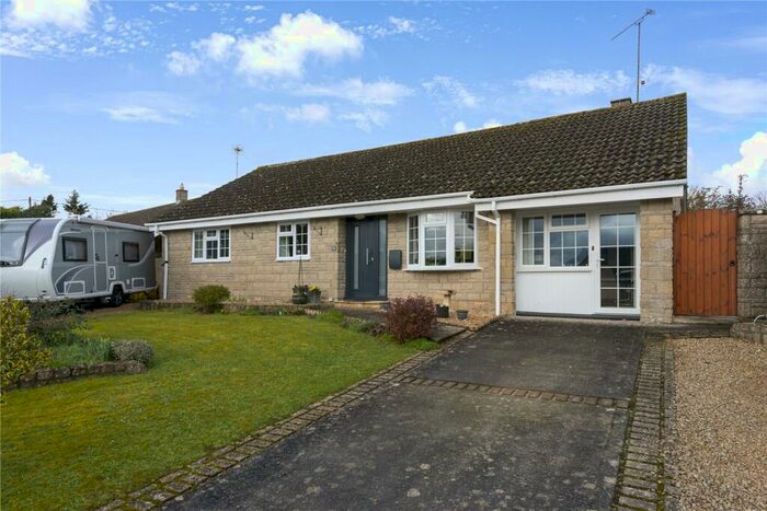 3 Bedroom Bungalow For Sale In Kings Close, Longburton, Sherborne, DT9