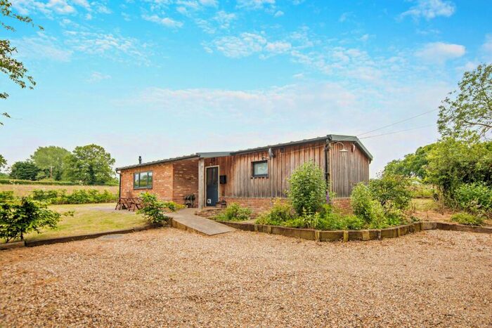 2 Bedroom Bungalow For Sale In Billingbear Lane, Binfield, Berkshire, RG42