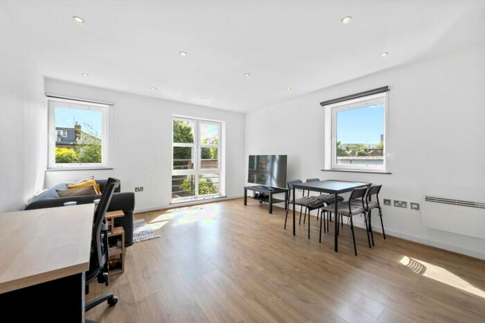 2 Bedroom Apartment To Rent In Buick House, Kingston Upon Thames, KT2