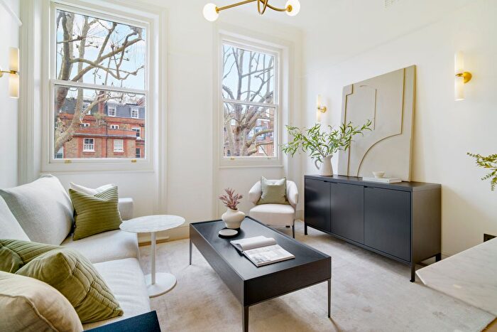1 Bedroom Flat For Sale In Egerton Gardens, Knightsbridge, SW3