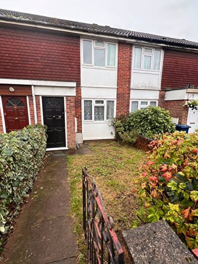 2 Bedroom Property To Rent In Bryant Close, Barnet, EN5