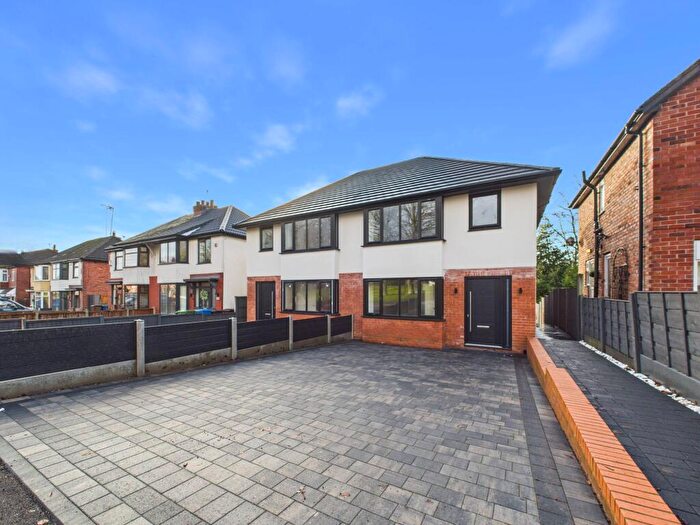 3 Bedroom Semi Detached House To Rent In Manchester Road, Tyldesley, M29