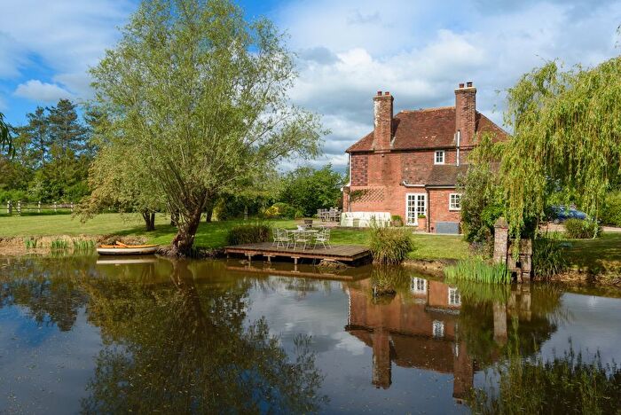 5 Bedroom Detached House For Sale In Biddenden Road, Headcorn, TN27