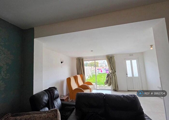 4 Bedroom Terraced House To Rent In Queenborough Gardens, Ilford, IG2