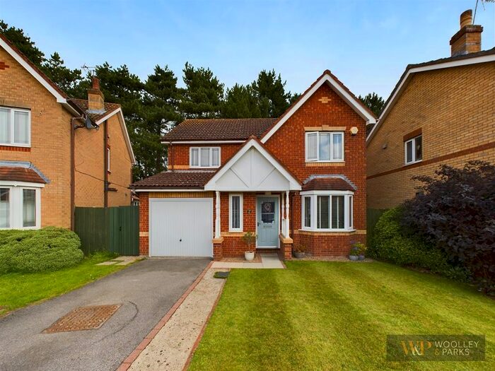 4 Bedroom Detached House For Sale In Southfield Close, Driffield, YO25
