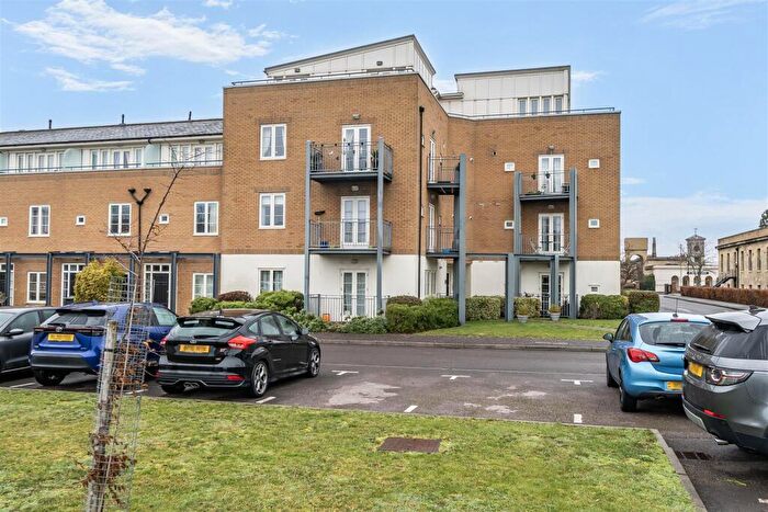 2 Bedroom Flat For Sale In Pavilion Way, Gosport, PO12