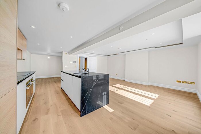 2 Bedroom Flat To Rent In Southsea, Hampshire, PO5