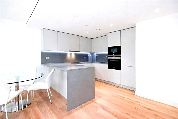 2 Bedroom Apartment To Rent In Admiralty House, Vaughan Way, London, E1W