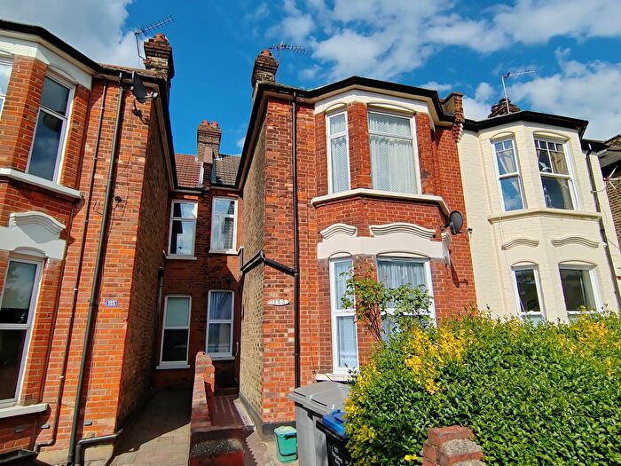 2 Bedroom Flat To Rent In Holland Road, Kensal Rise, London, NW10