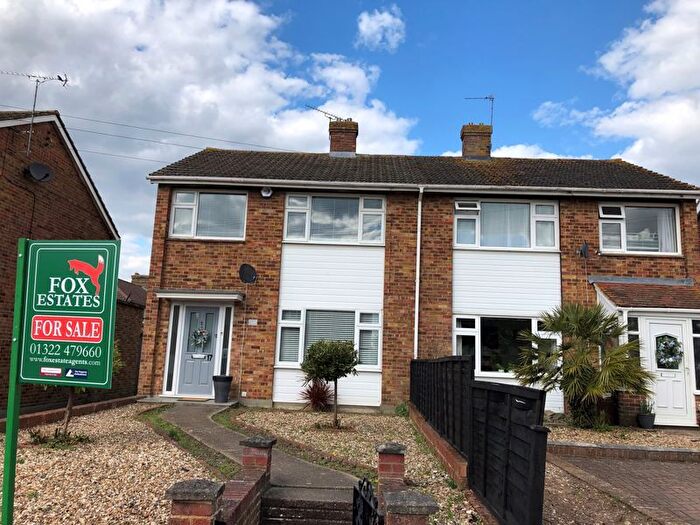 3 Bedroom Semi-Detached House For Sale In School Lane, Horton Kirby, DA4