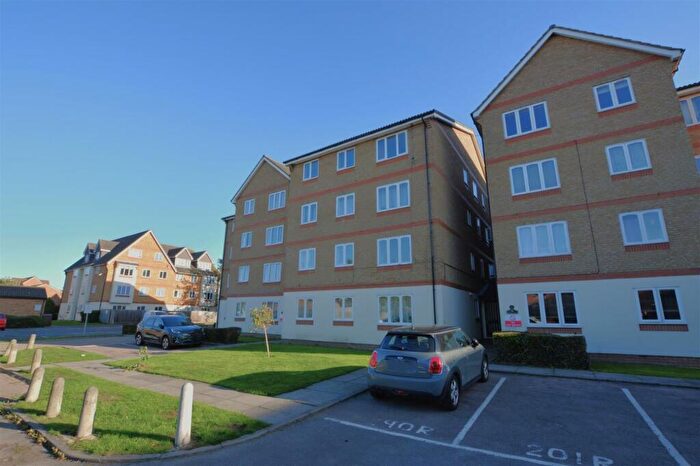 1 Bedroom Flat For Sale In Regis Court, Longfield Drive, CR4