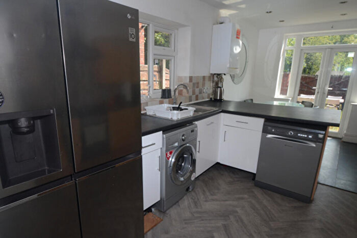 1 Bedroom Terraced House To Rent In HouseShare Kingswood Road, Fallowfield, Manchester, M14
