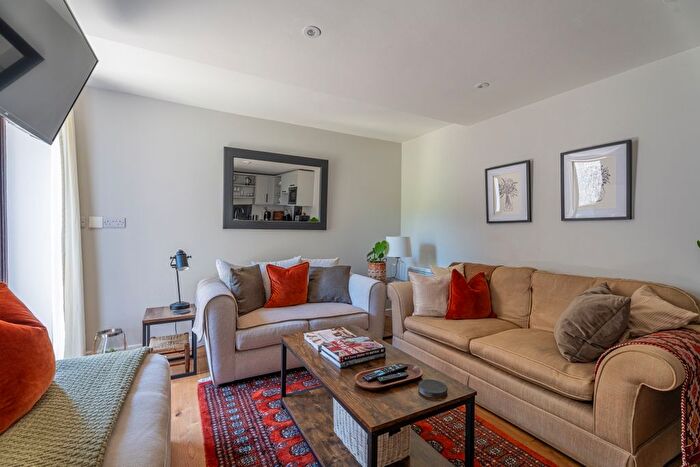 3 Bedroom Flat To Rent In West Edge, Marsh Gibbon, Bicester, OX27