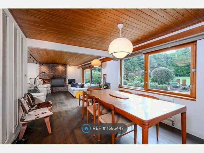 4 Bedroom Detached House To Rent In Beech Close, Cobham, KT11