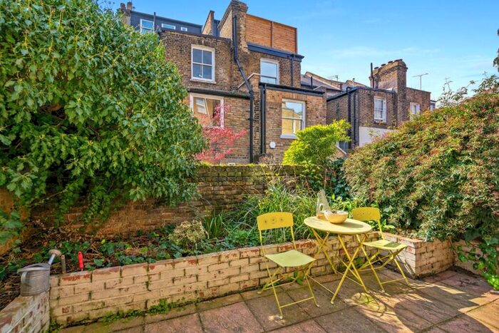 2 Bedroom Flat To Rent In Messina Avenue West Hampstead, NW6