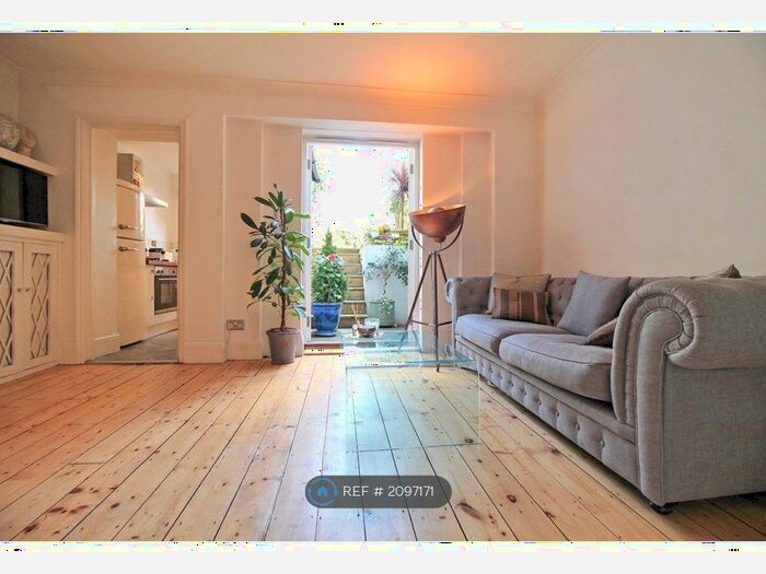 1 Bedroom Flat To Rent In King Edwards Road, London, E9
