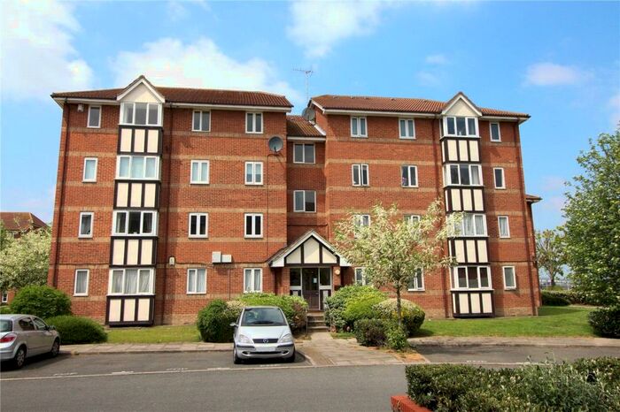 2 Bedroom Flat To Rent In Chandlers Drive, Erith, DA8