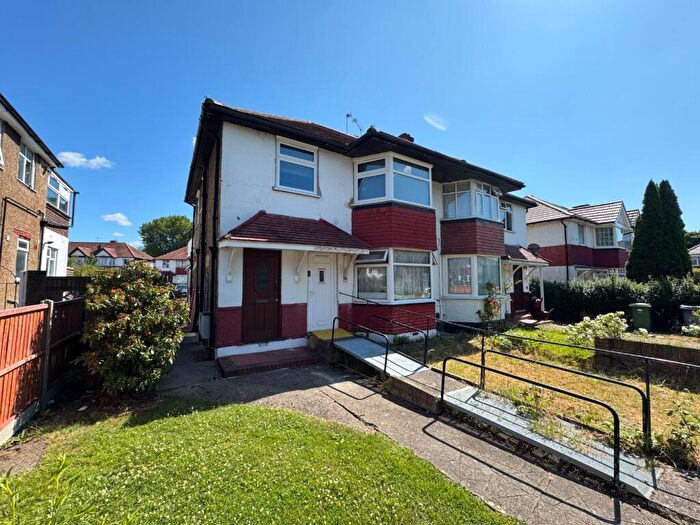 2 Bedroom Maisonette To Rent In Everton Drive, Stanmore, HA7