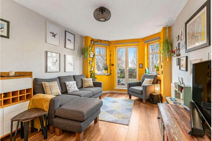 2 Bedroom Flat For Sale In (Flat ), Sinclair Place, Shandon, Edinburgh, EH11