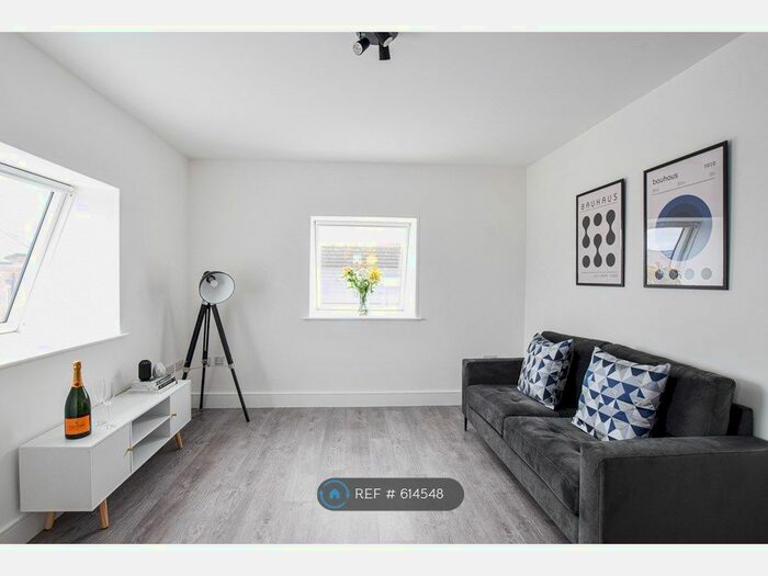 1 Bedroom Flat To Rent In Lea House, Sandbach, CW11