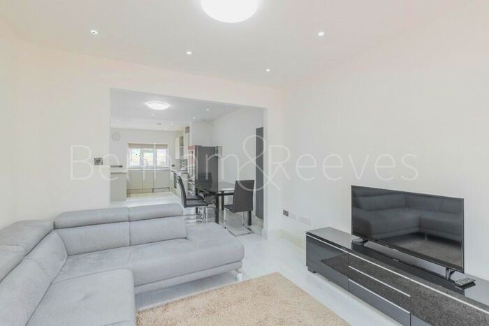 2 Bedroom Apartment To Rent In Colin Park Road, Beaufort Park, NW9