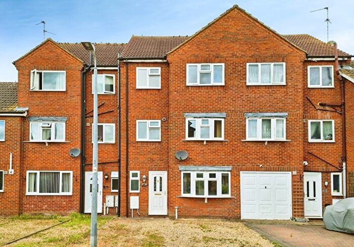 4 Bedroom Terraced House For Sale In The Hollies, Holbeach, Spalding, PE12