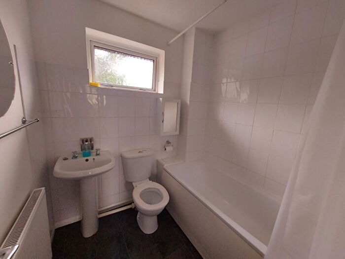 2 Bedroom End Of Terrace House To Rent In Aintree Drive, Waterlooville, Hampshire, PO7
