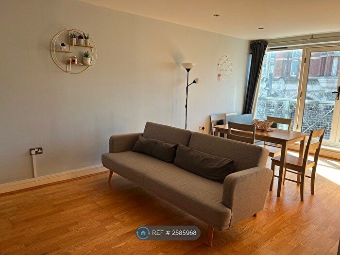 1 Bedroom Flat To Rent In The Coliseum, London, N8