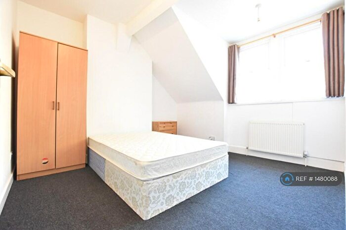 1 Bedroom Flat To Rent In Crescent Road, Luton, LU2