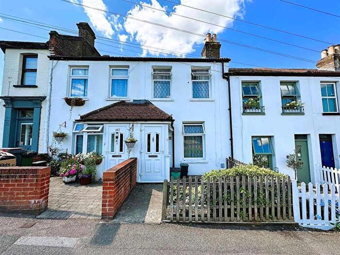 2 Bedroom Terraced House For Sale In Worlds End Lane, Chelsfield, Orpington, BR6