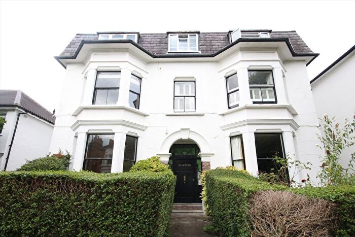 1 Bedroom Flat To Rent In Avenue Crescent, Acton, W3